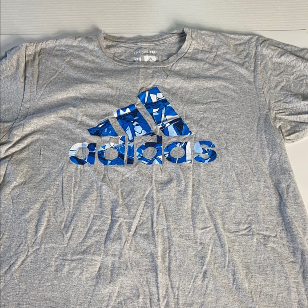 Adidas T-Shirt